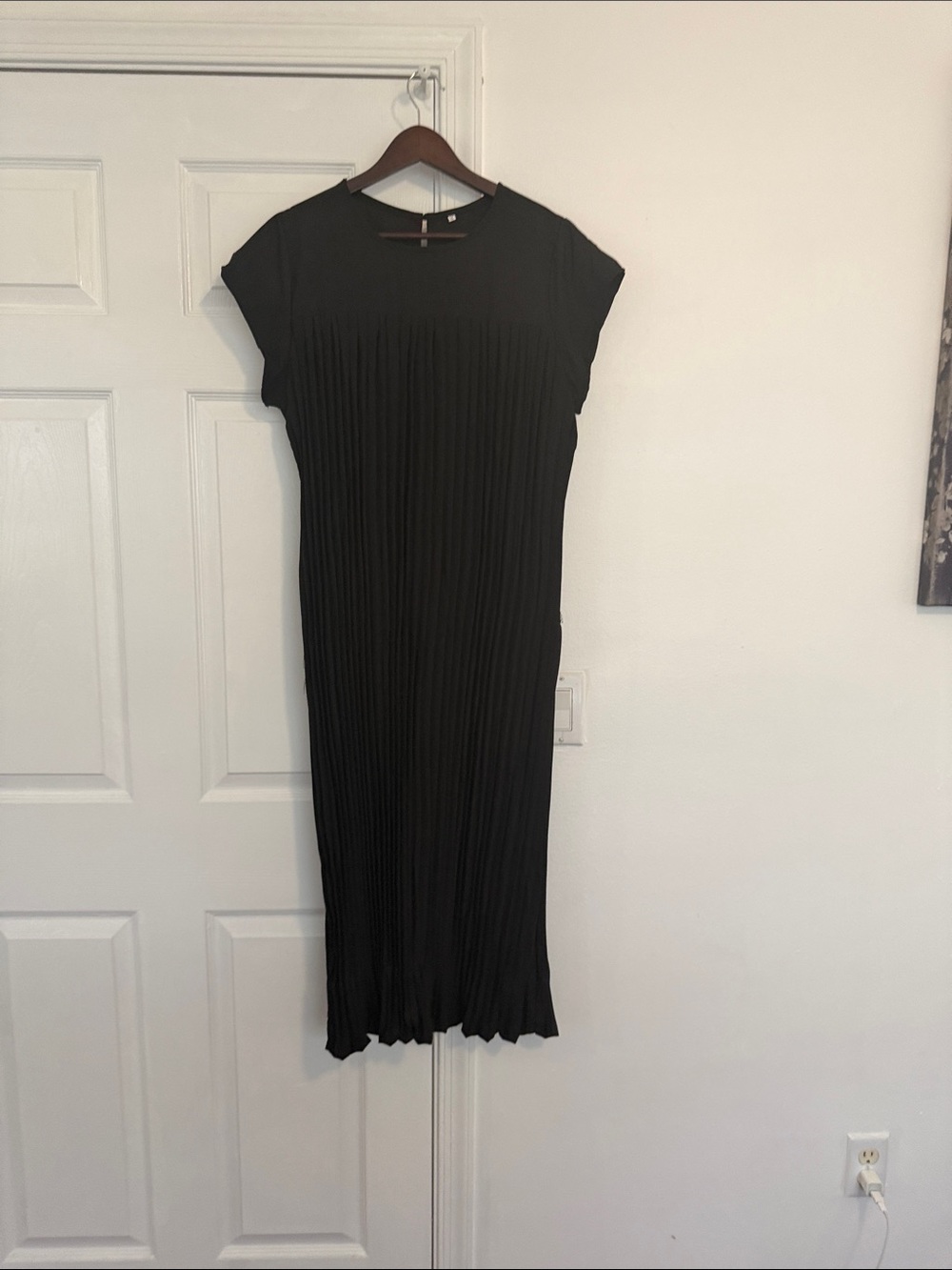 Black Pleated Midi Dress - Women's Elegant Cap Sleeve